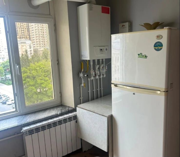 Təcili iki nəfər işləyən xanım otaq yoldaşı axtarılır