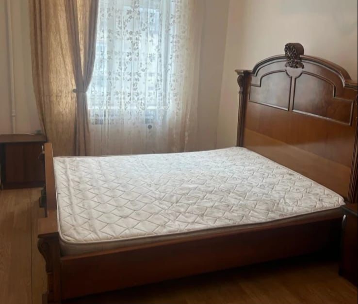 Təcili iki nəfər işləyən xanım otaq yoldaşı axtarılır