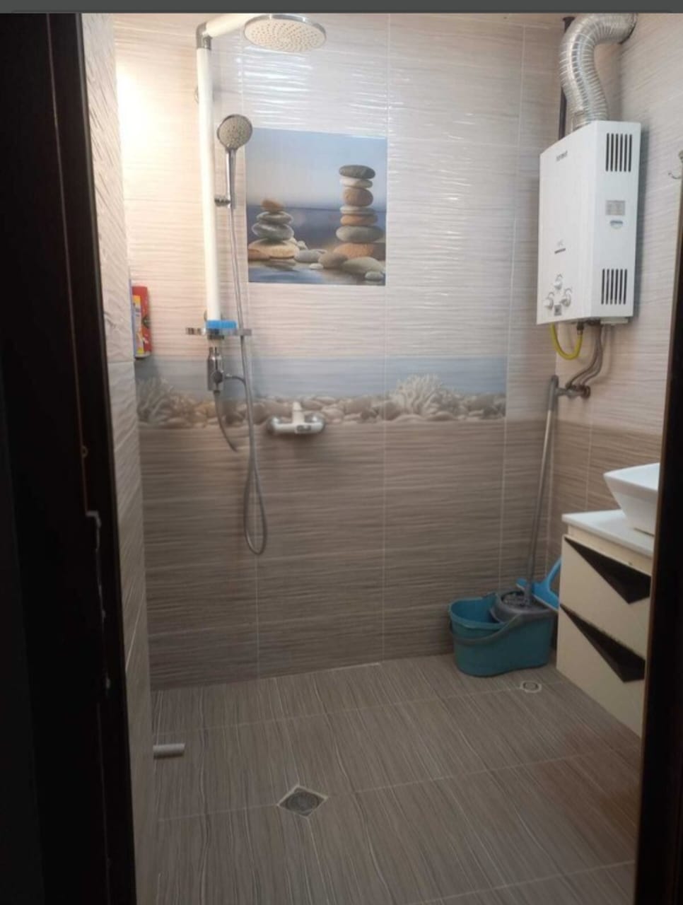 Tələbə qız otaq yoldaşı axtarılır