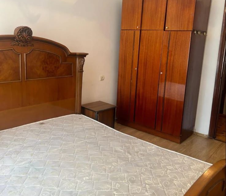 Təcili iki nəfər işləyən xanım otaq yoldaşı axtarılır