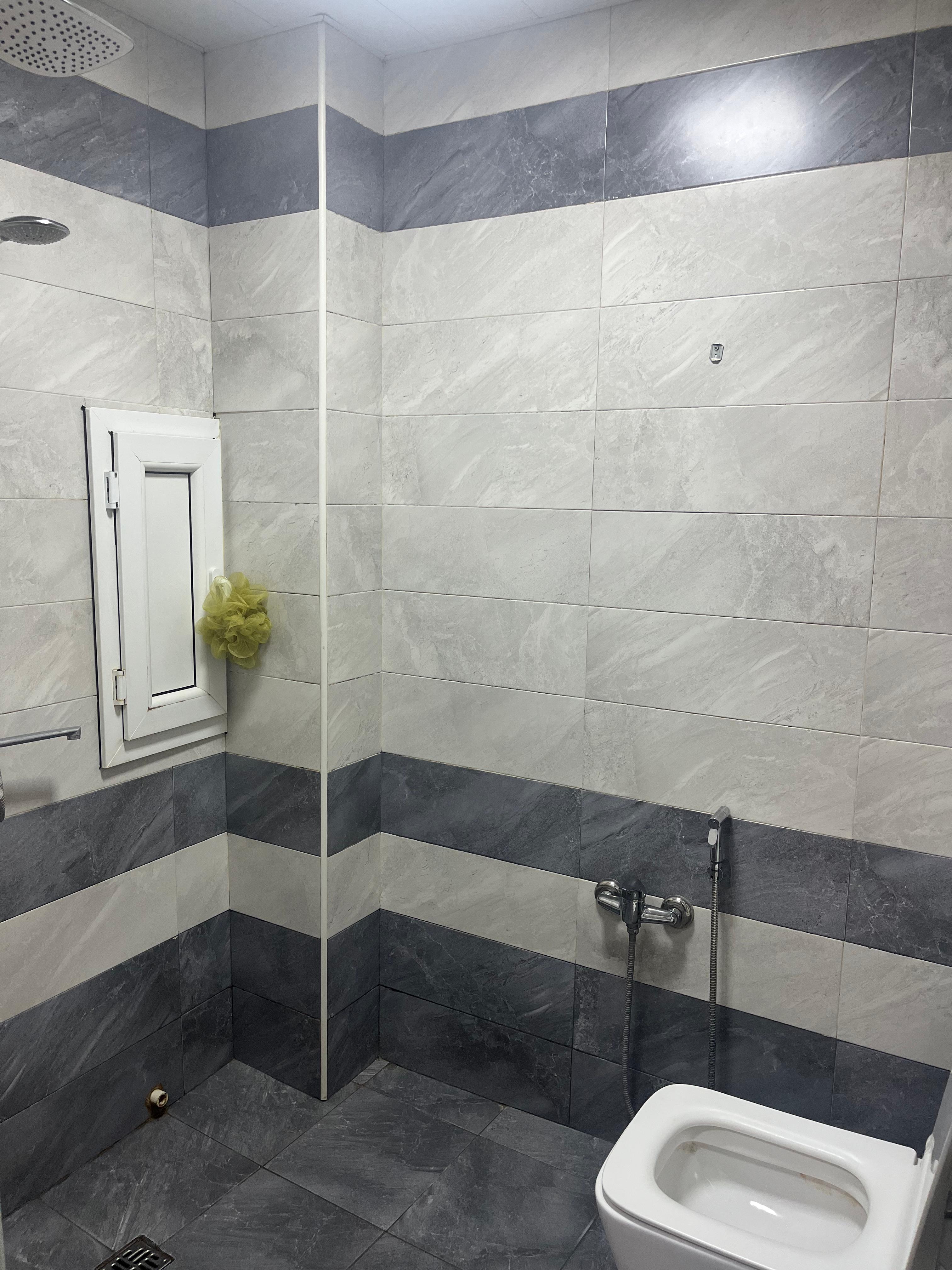 otaq yoldaşı axtarırıq