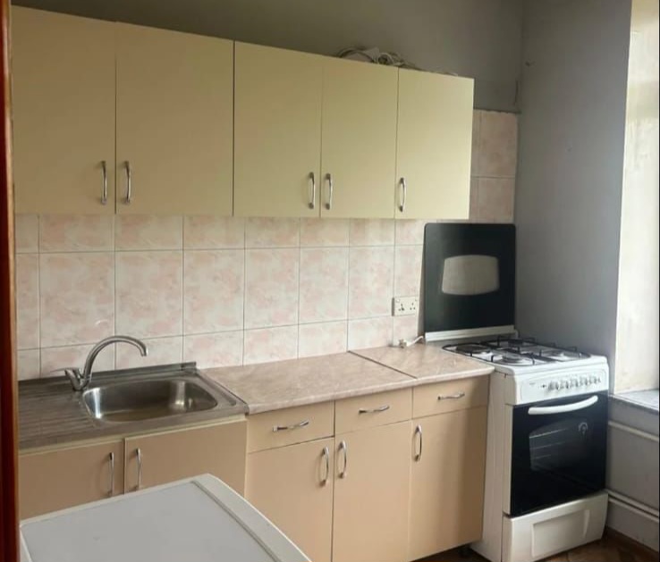 Təcili iki nəfər işləyən xanım otaq yoldaşı axtarılır