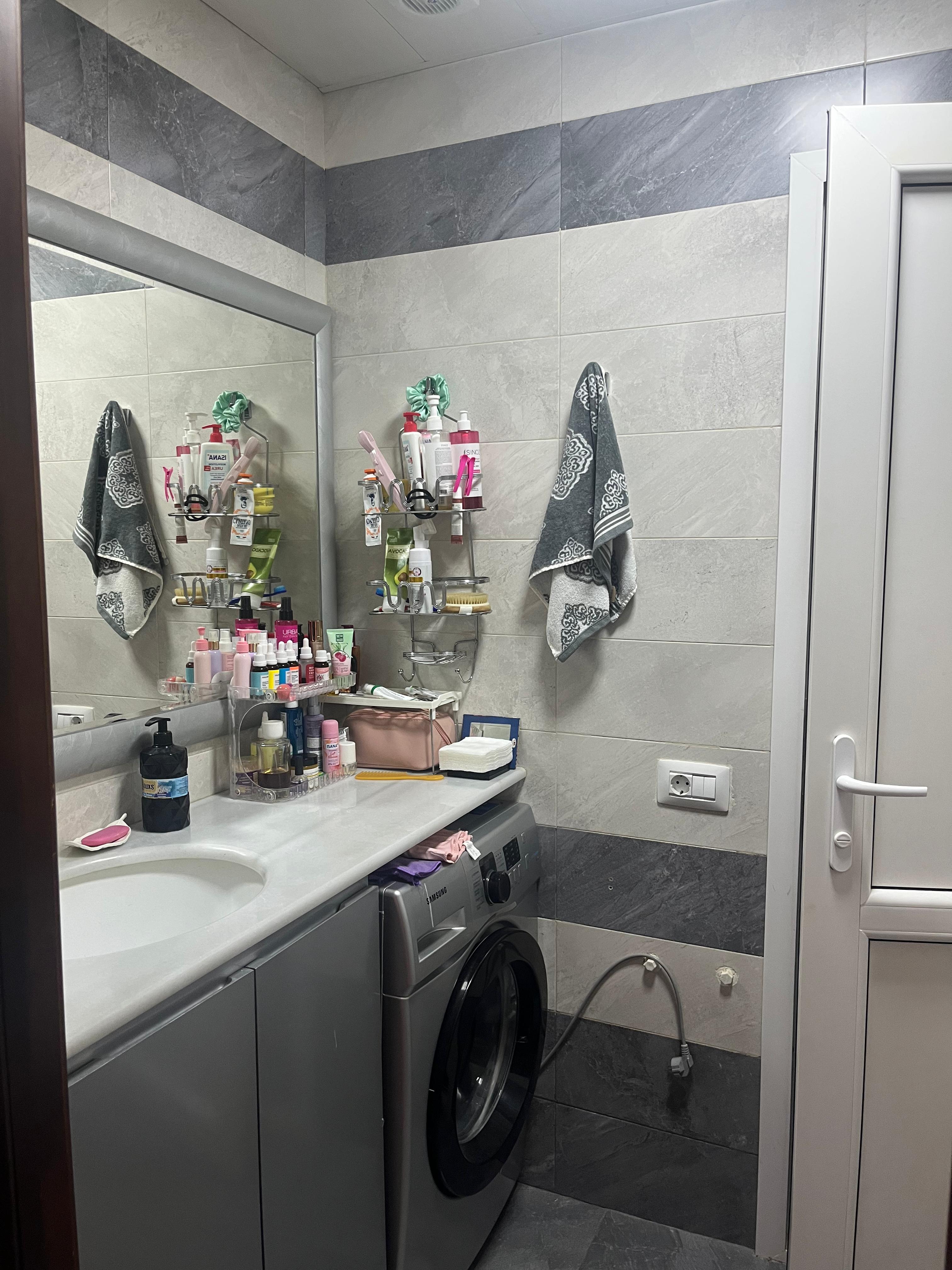 otaq yoldaşı axtarırıq