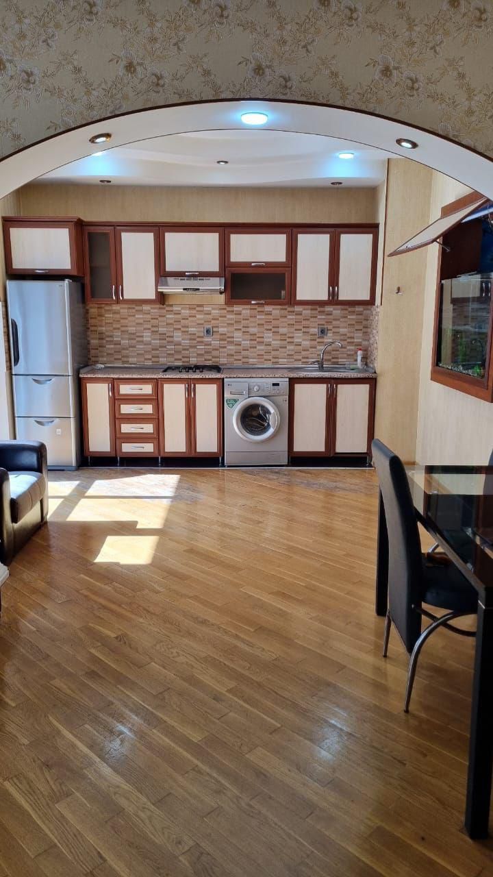 Təcili bugunə bir nəfər işləyən qiz yada tələbə qiz axtarilir