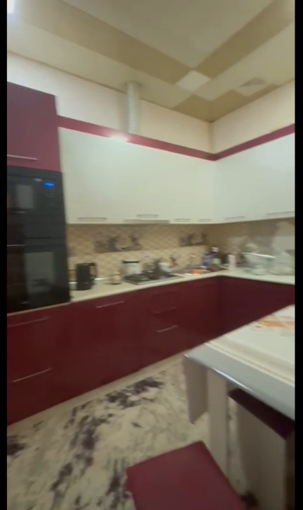 Təcili bugunə bir nəfər işləyən xanım yada tələbə qız otaq yoldaşı axtarılır