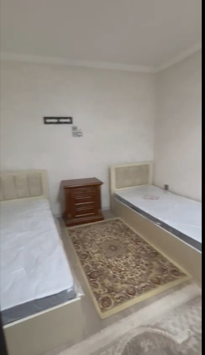 Təcili bugunə bir nəfər işləyən xanım yada tələbə qız otaq yoldaşı axtarılır