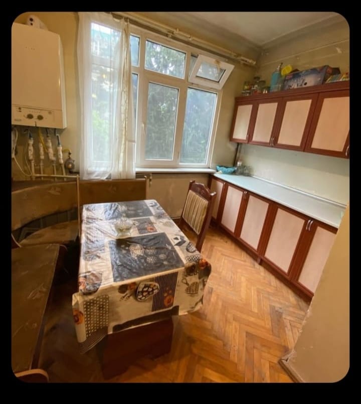 Təcili bugunə bir nəfər işləyən qiz yada tələbə qız otaq yoldaşı axtarılır