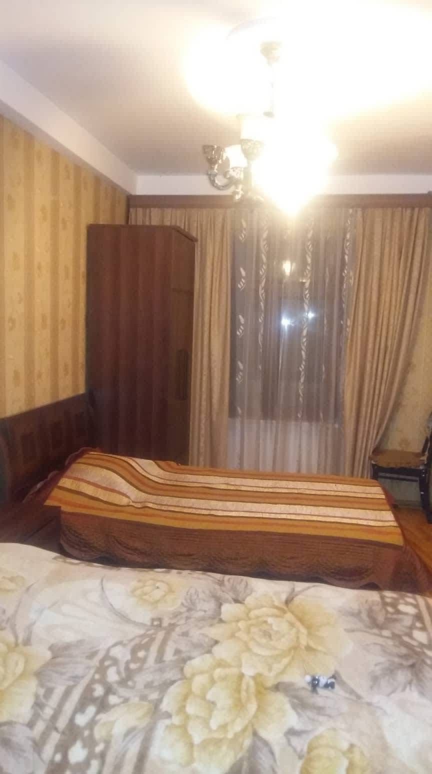 Təcili bir nəfər işləyən xanım otaq yoldaşı axtarılır