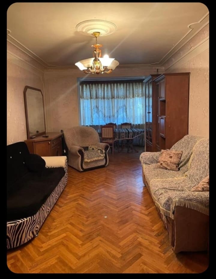 Təcili bugunə bir nəfər işləyən qiz yada tələbə qız otaq yoldaşı axtarılır