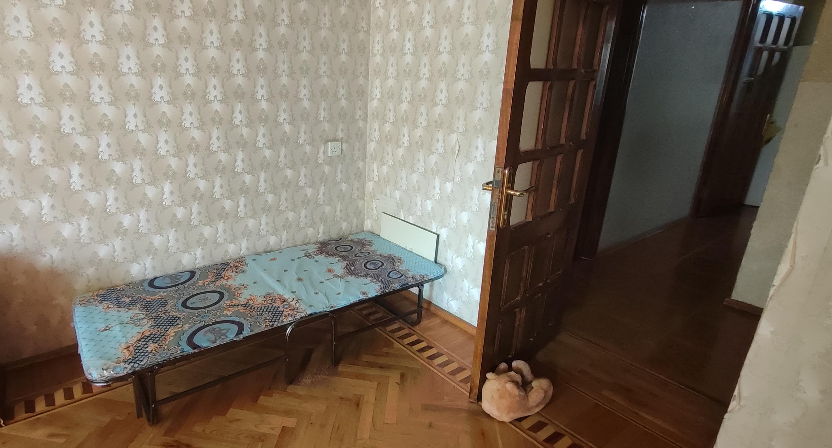 Təcili bugunə bir nəfər işləyən qiz yada tələbə qız otaq yoldaşı axtarılır