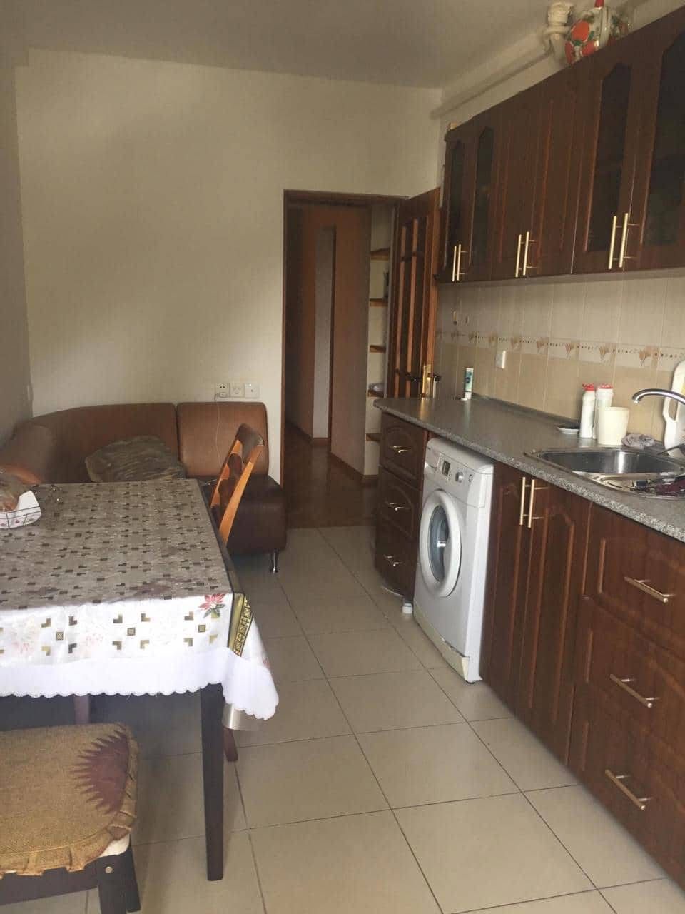 Təcili bir nəfər işləyən xanım otaq yoldaşı axtarılır