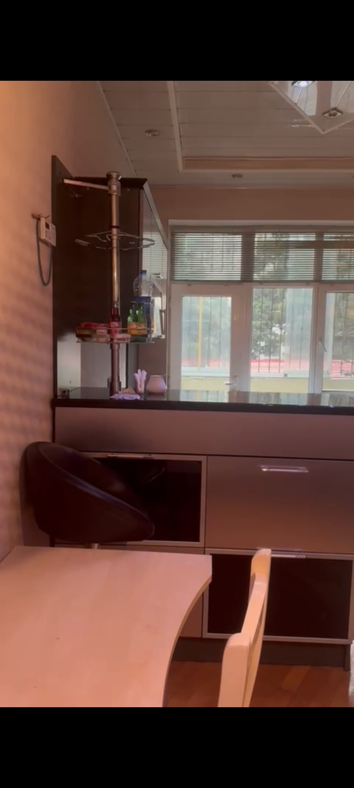 Təcili bugunə bir nəfər işləyən xanım otaq yoldaşı axtarilir