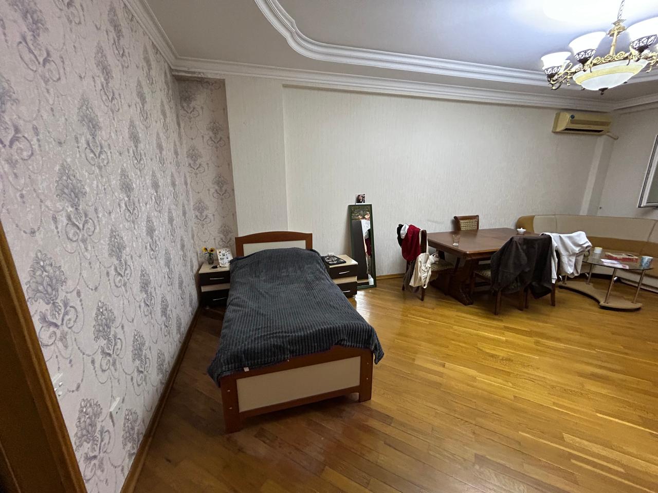 Təcili bugunə bir nəfər işləyən xanım otaq yoldaşı axtarılır