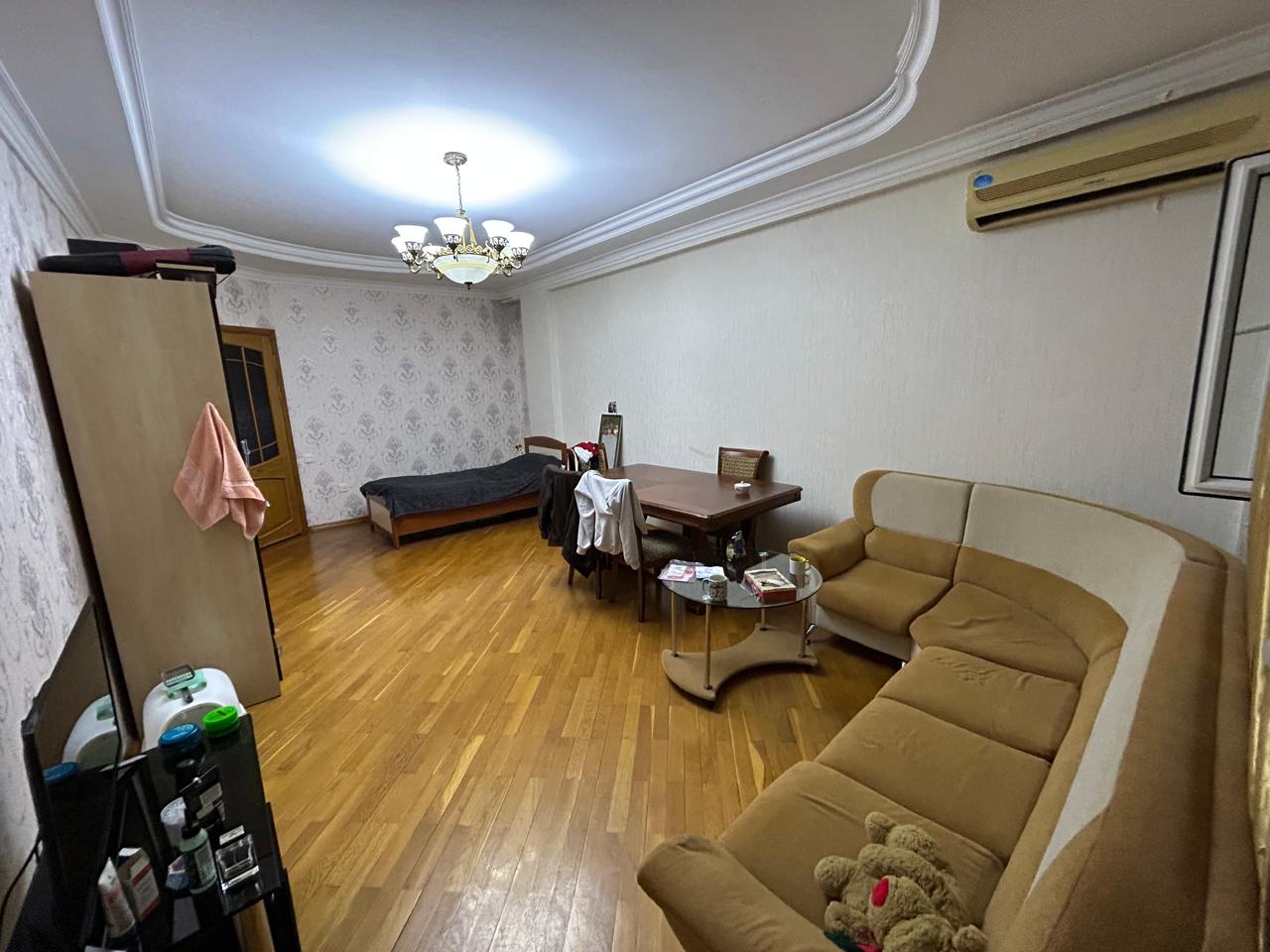 Təcili bugunə bir nəfər işləyən xanım otaq yoldaşı axtarılır