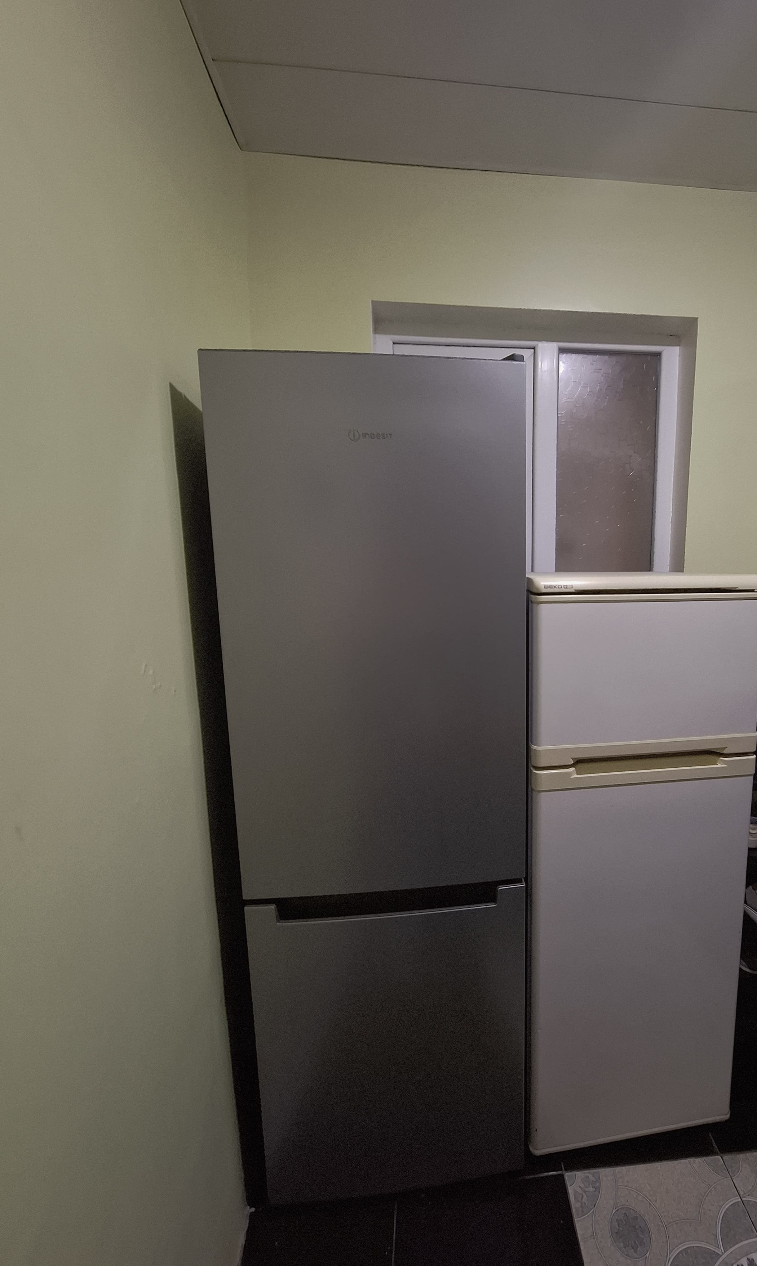 Yasamalda, ASAN Xidmətin yanında 4 otaqlı, tam şəraitli ev tələbələr üçün kirayə verilir. ✅ Qaz, su, işıq daimidir ✅ İsitmə sistemi – kombi ✅ Tam əşyalıdır ✅ Kommunal qiymətə daxildir 📍 İnşaatçılar və Elmlər metrosuna yaxın yerləşir