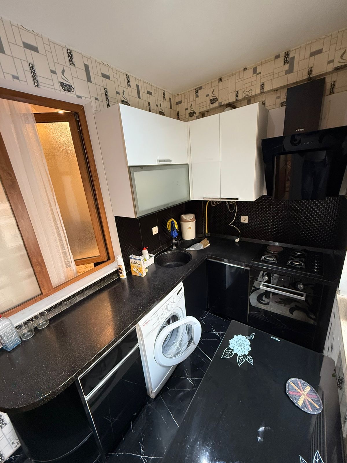 Otaq yoldaşı axtarılır