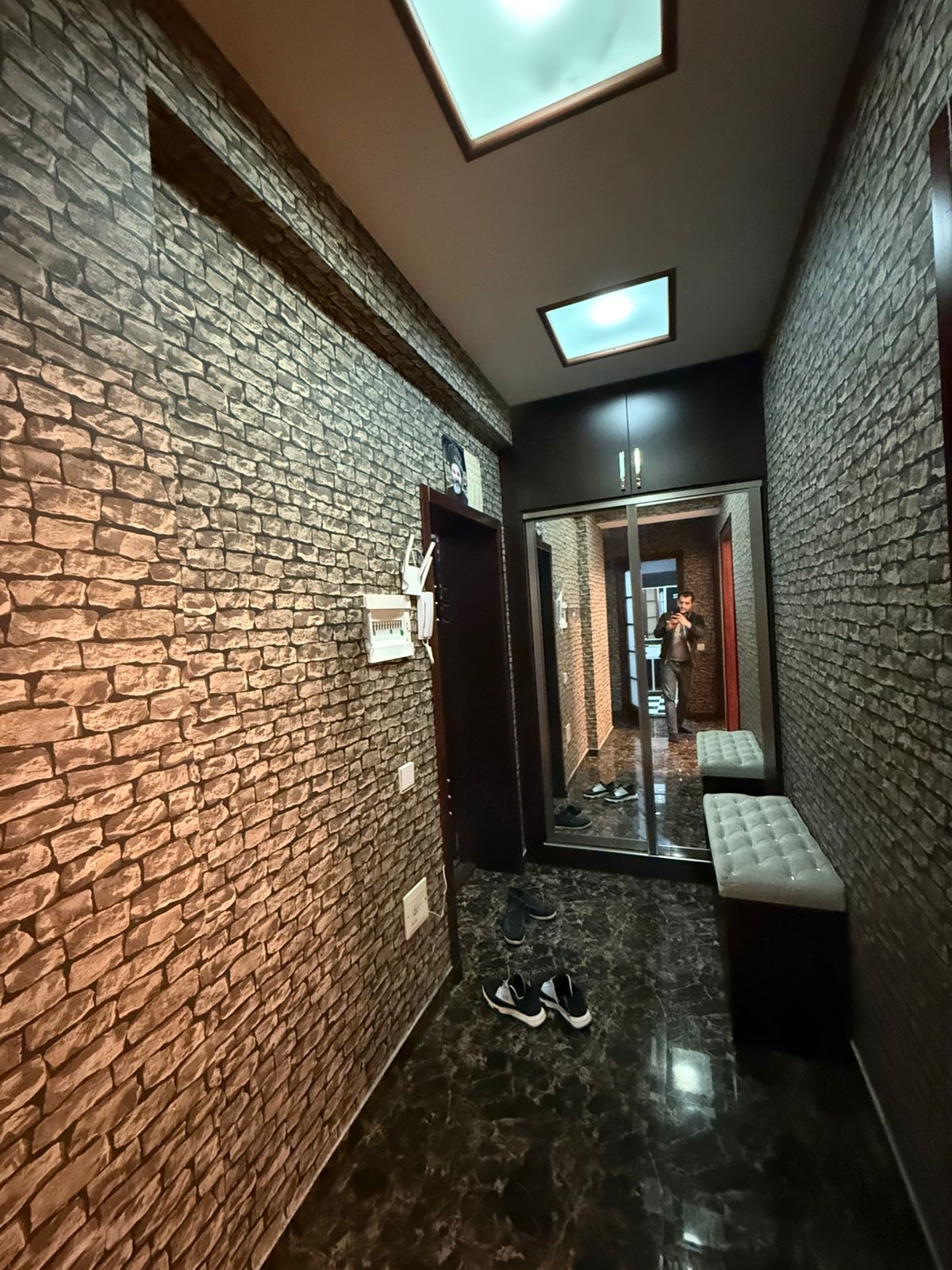 Otaq yoldaşı axtarılır