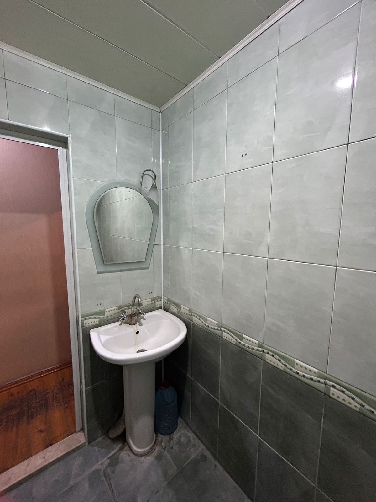 Genclik metrosuna yaxin kooperasiya uniye yaxin ayna sultanova erazisinde eve xanim otaq yoldasi axtarilir