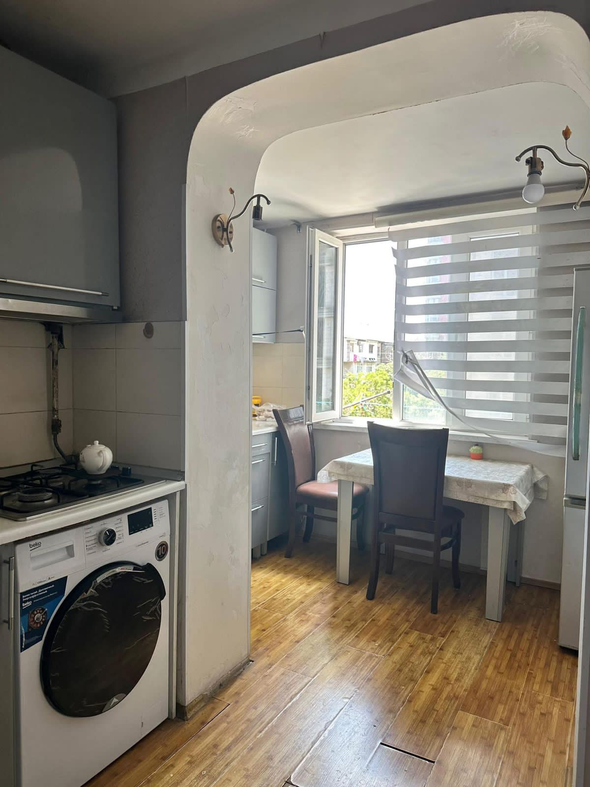 Təcili bugunə bir nəfər işləyən xanım otaq yoldaşı axtarılır