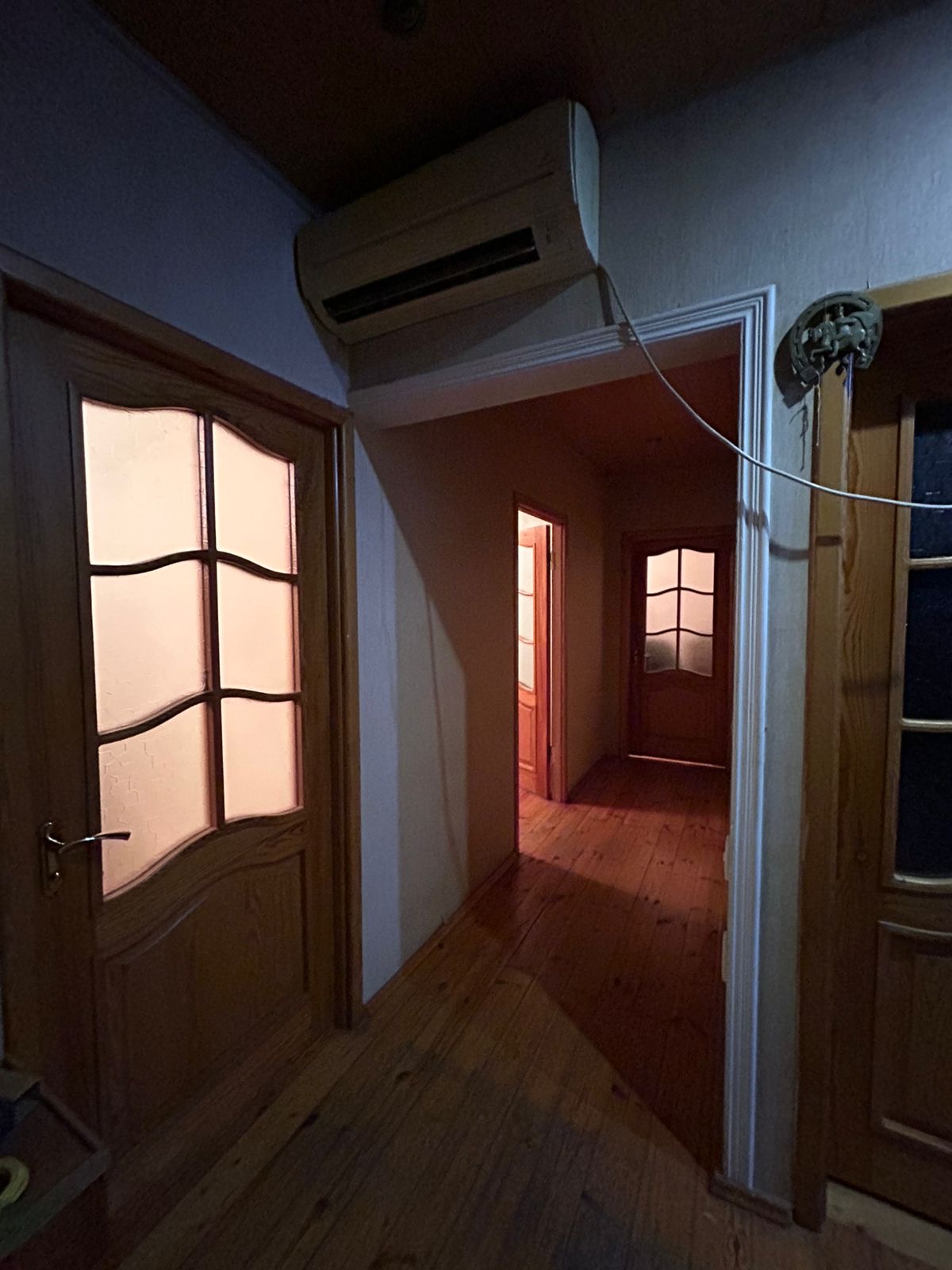 Genclik metrosuna yaxin kooperasiya uniye yaxin ayna sultanova erazisinde eve xanim otaq yoldasi axtarilir