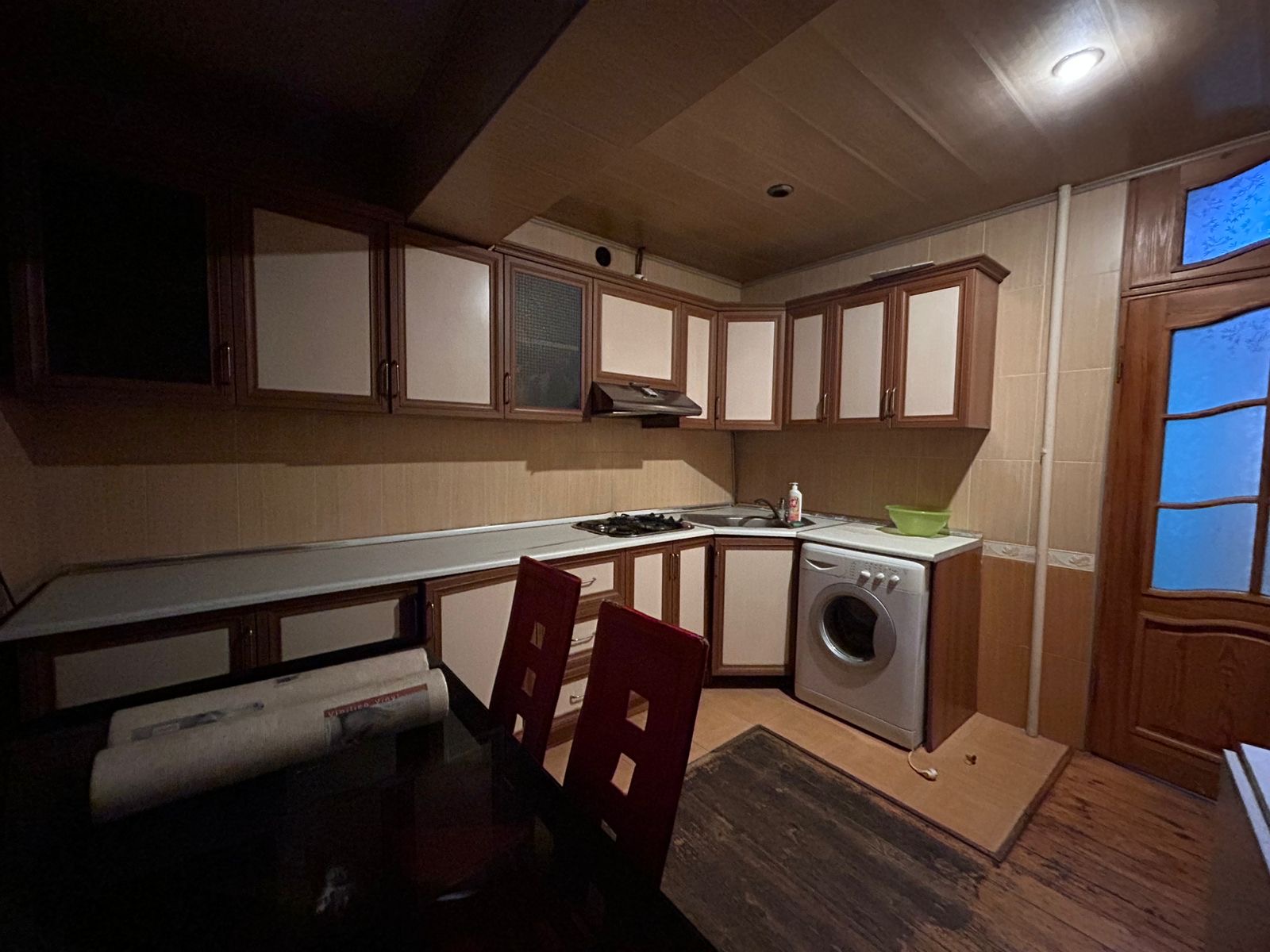 Genclik metrosuna yaxin kooperasiya uniye yaxin ayna sultanova erazisinde eve xanim otaq yoldasi axtarilir