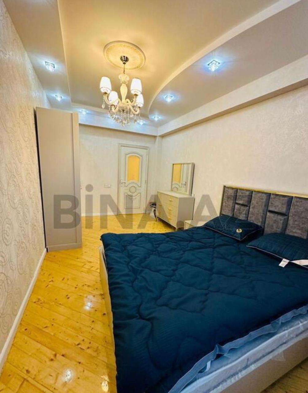 Otaq yoldaşı axtarılır