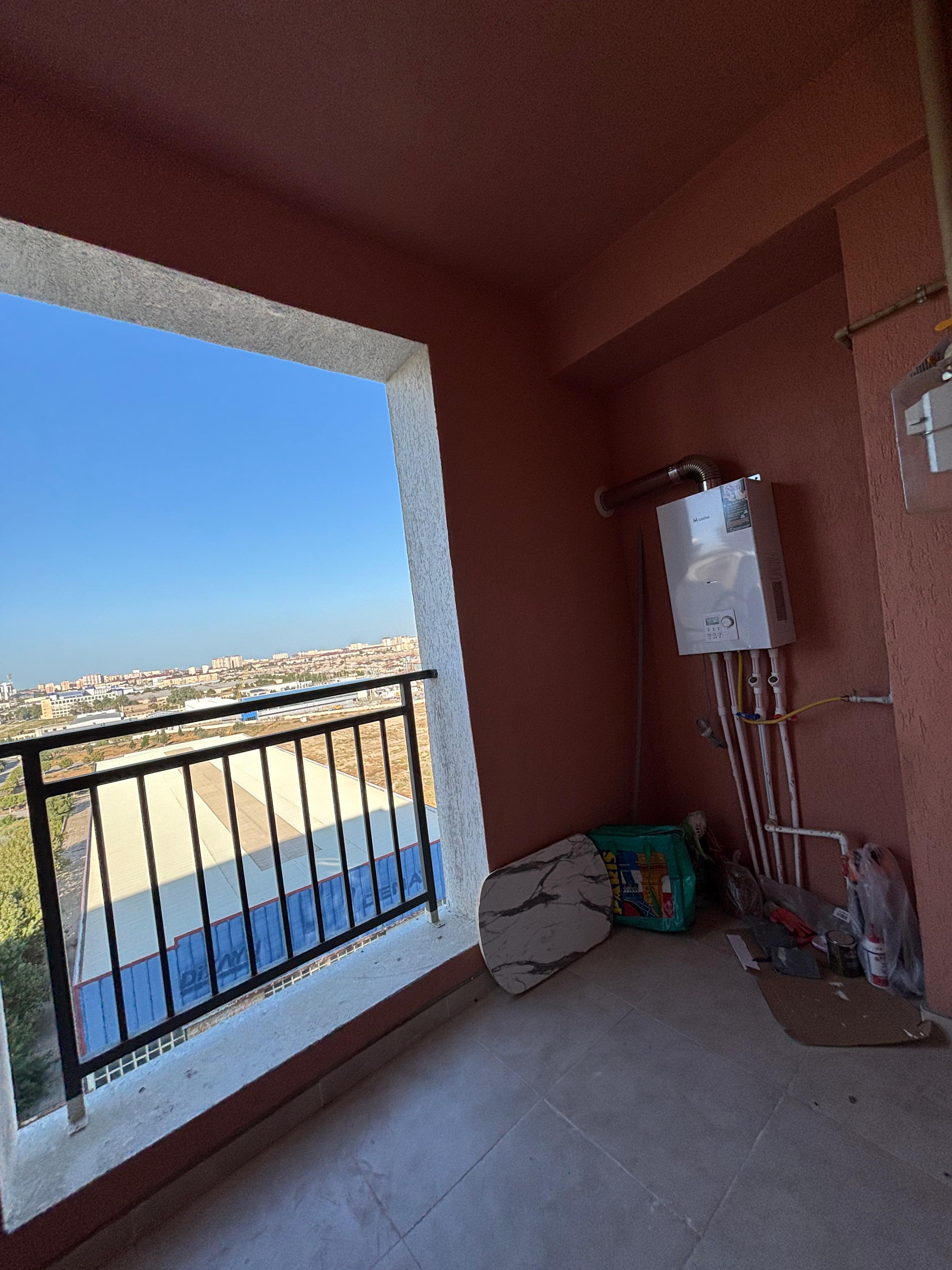 Otaq yoldaşı axtarılır