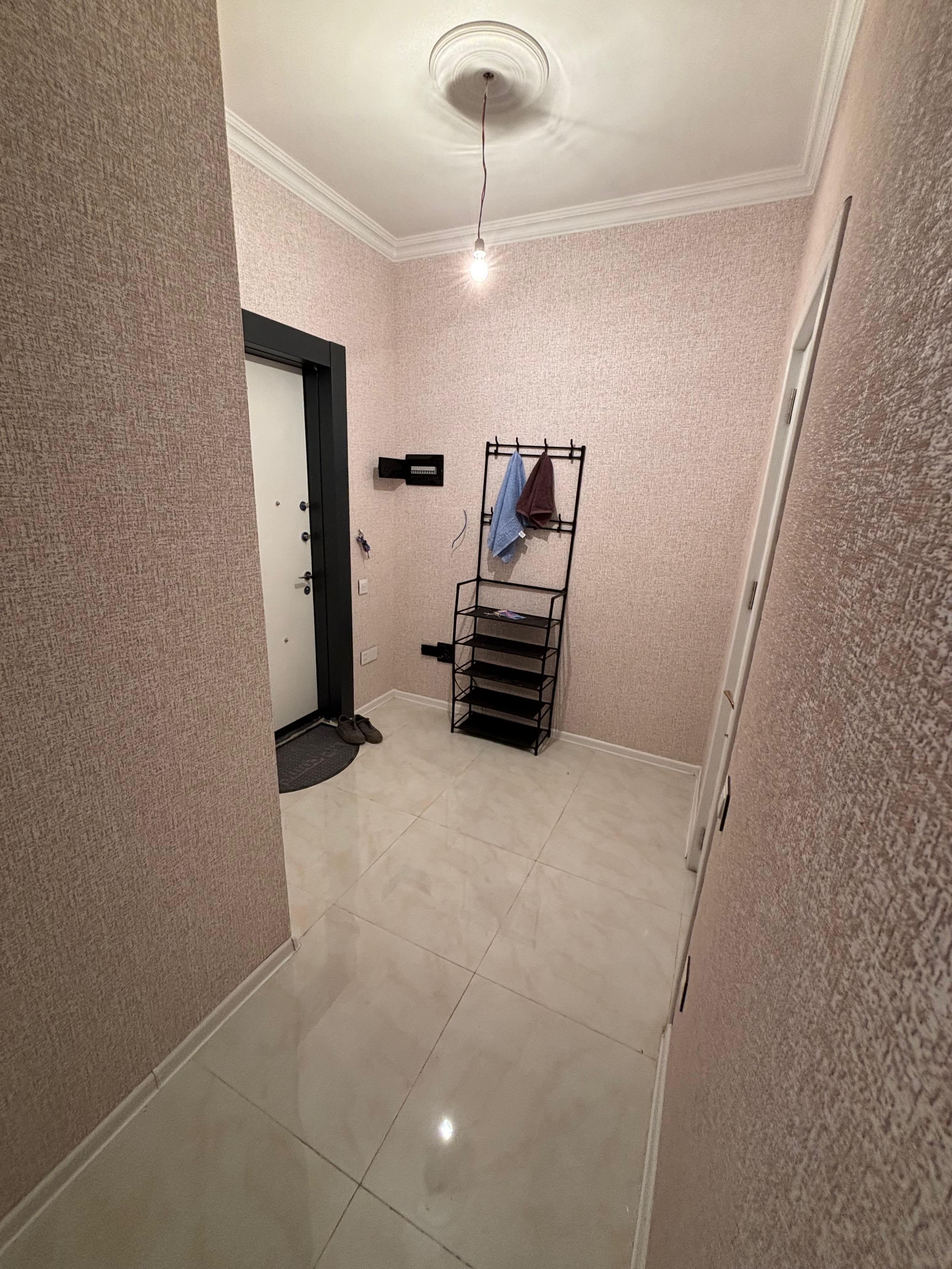 Otaq yoldaşı axtarılır