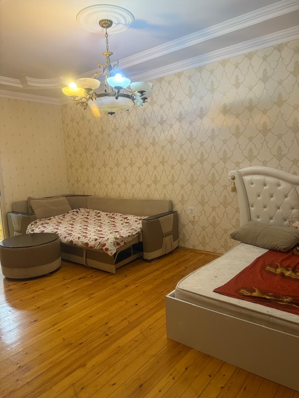 Otaq yoldaşı axtarılır