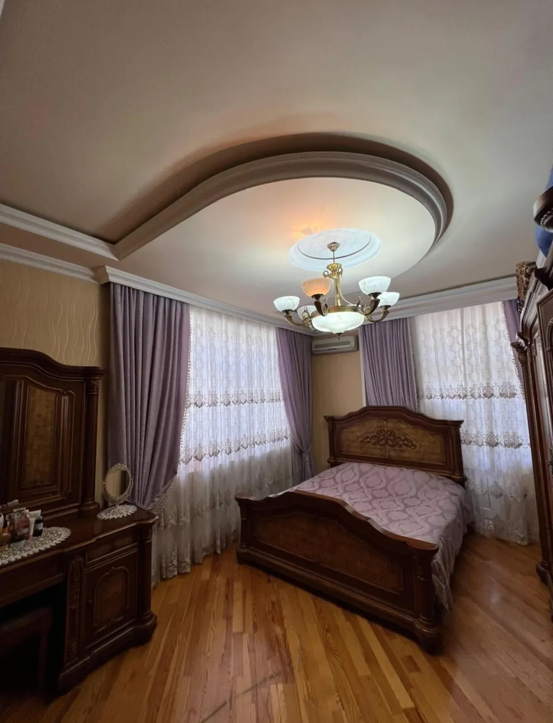 Azadliq metrosunun cixiwinda