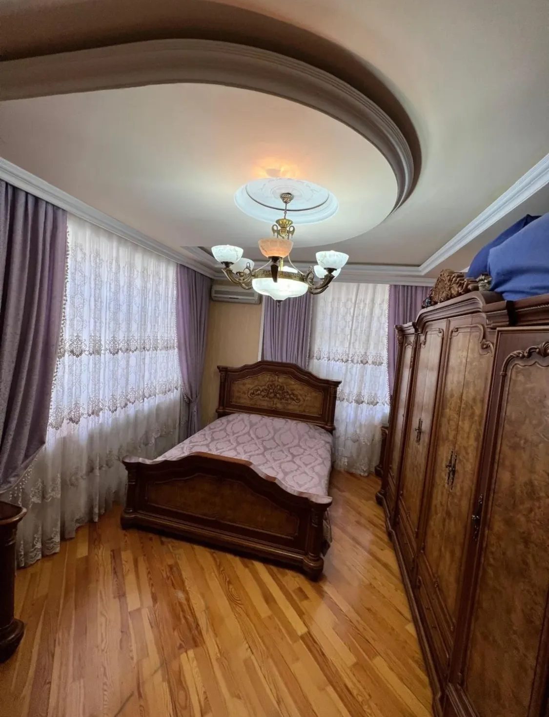 Azadliq metrosunun cixiwinda