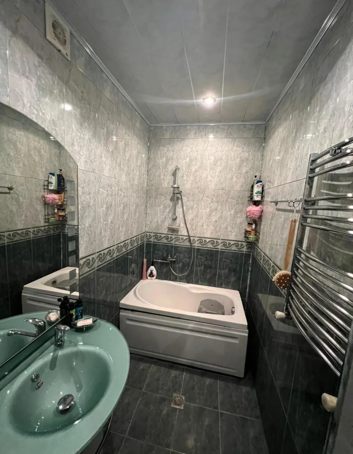 Azadliq metrosunun cixiwinda