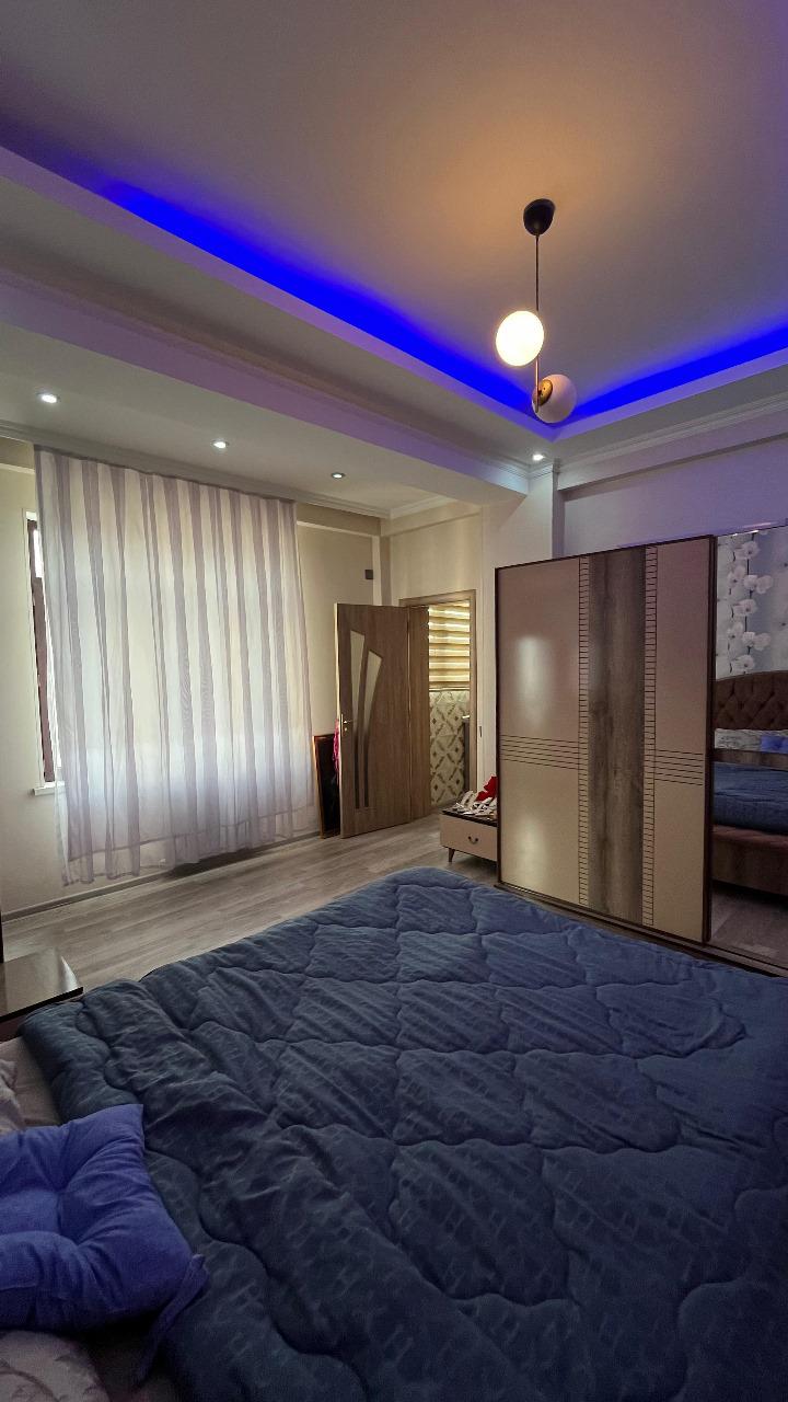 Təcili iki nəfər işləyən xanım otaq yoldaşı axtarılır