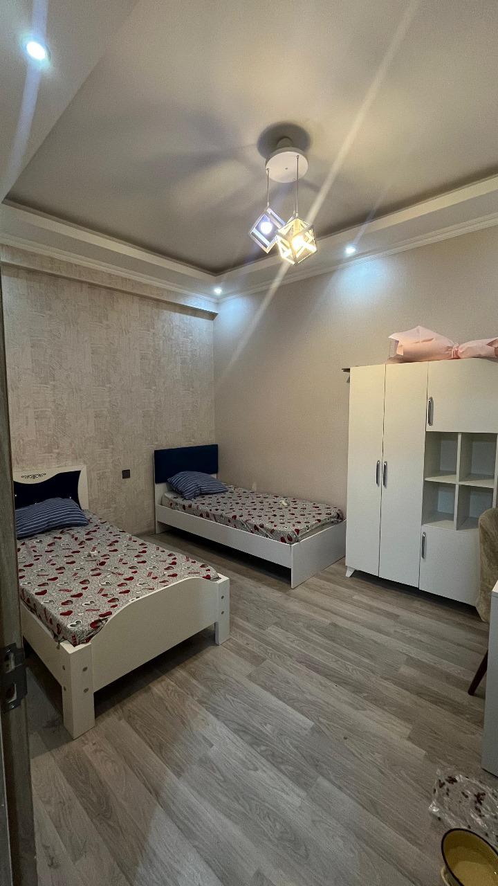 Təcili iki nəfər işləyən xanım otaq yoldaşı axtarılır