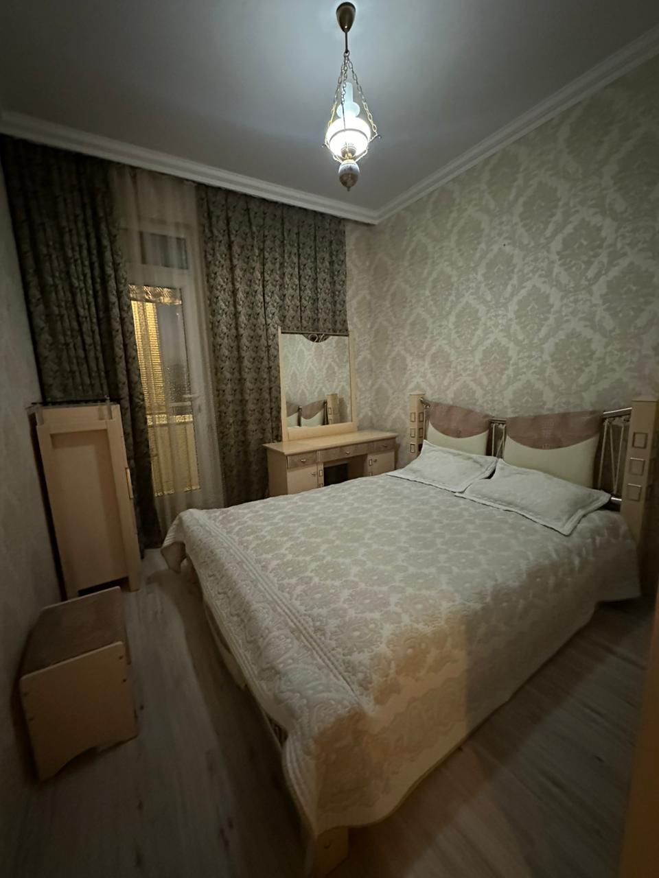 Tecili 1nefer isleyen xanim axtarilir . Tek qaliram