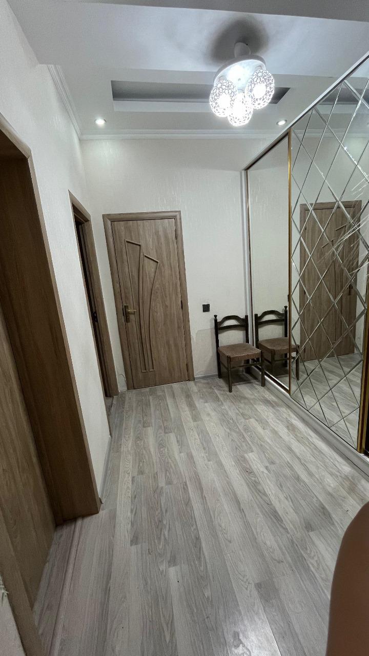 Təcili iki nəfər işləyən xanım otaq yoldaşı axtarılır