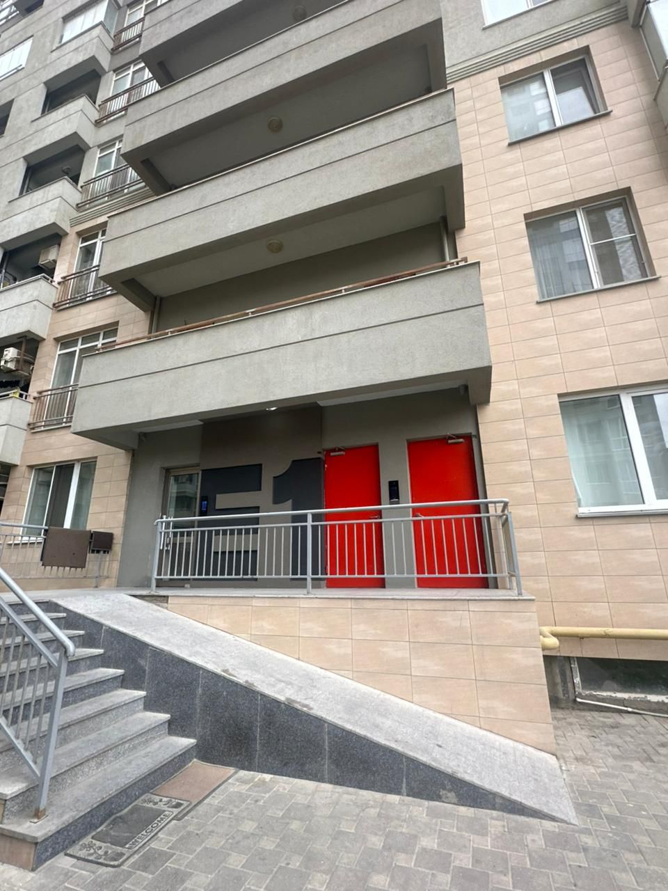 Tecili 1nefer isleyen xanim axtarilir . Tek qaliram