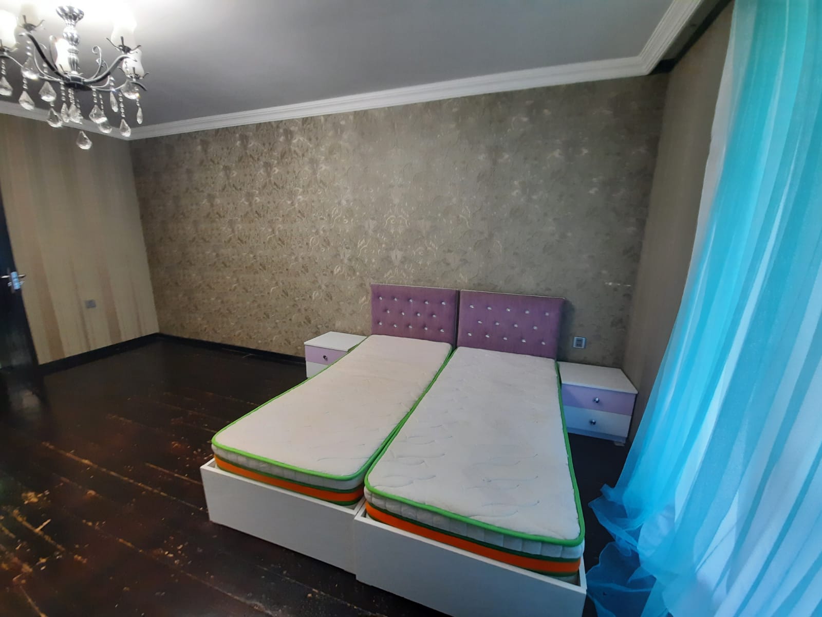 Otaq yoldaşı axtarılır