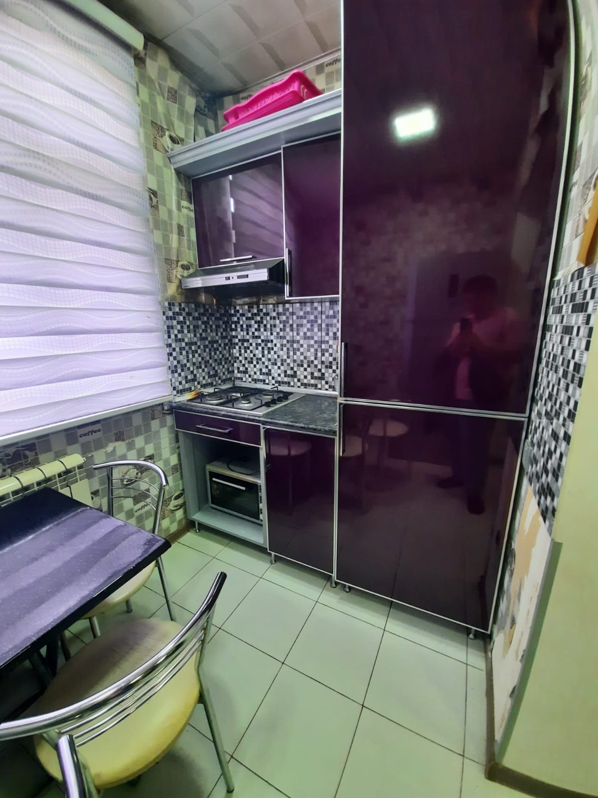 Otaq yoldaşı axtarılır