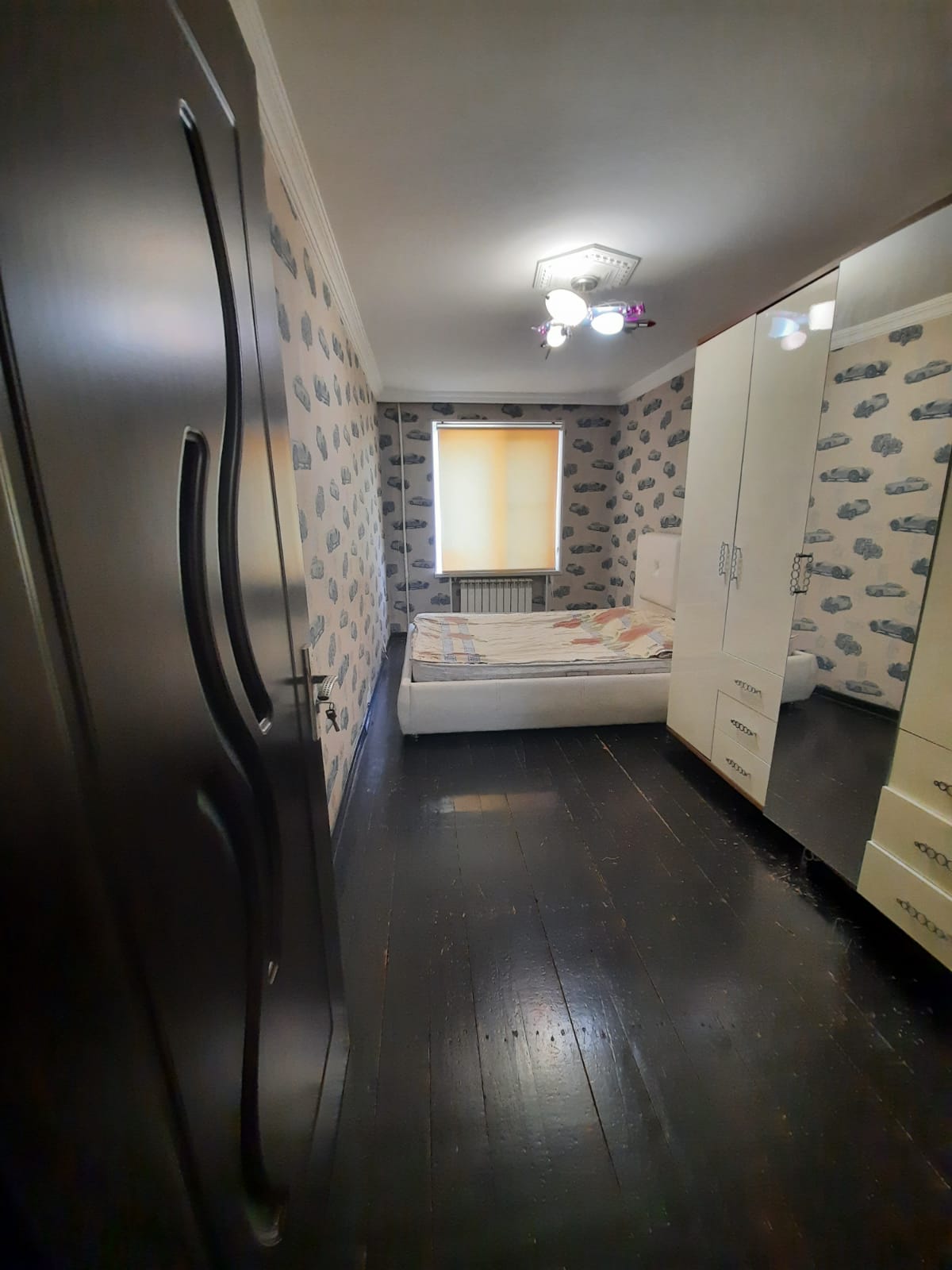 Otaq yoldaşı axtarılır