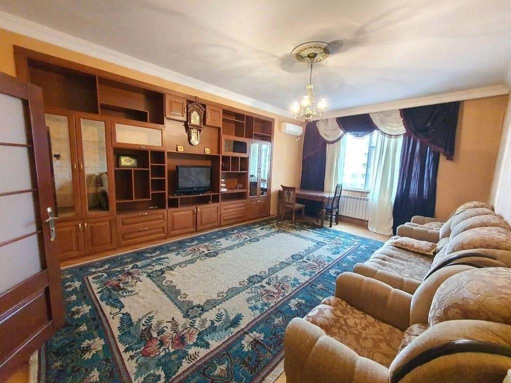 Ayrı otaq 1 xanıma kirayə 250 azn