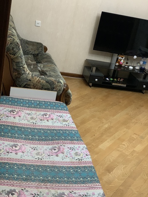 20 yanvar metrosu yaxınlığında 3 otaqlı bina evine 2 NEFER İŞLEYEN XANIM OTAQ YOLDAŞI AXTARILIR.