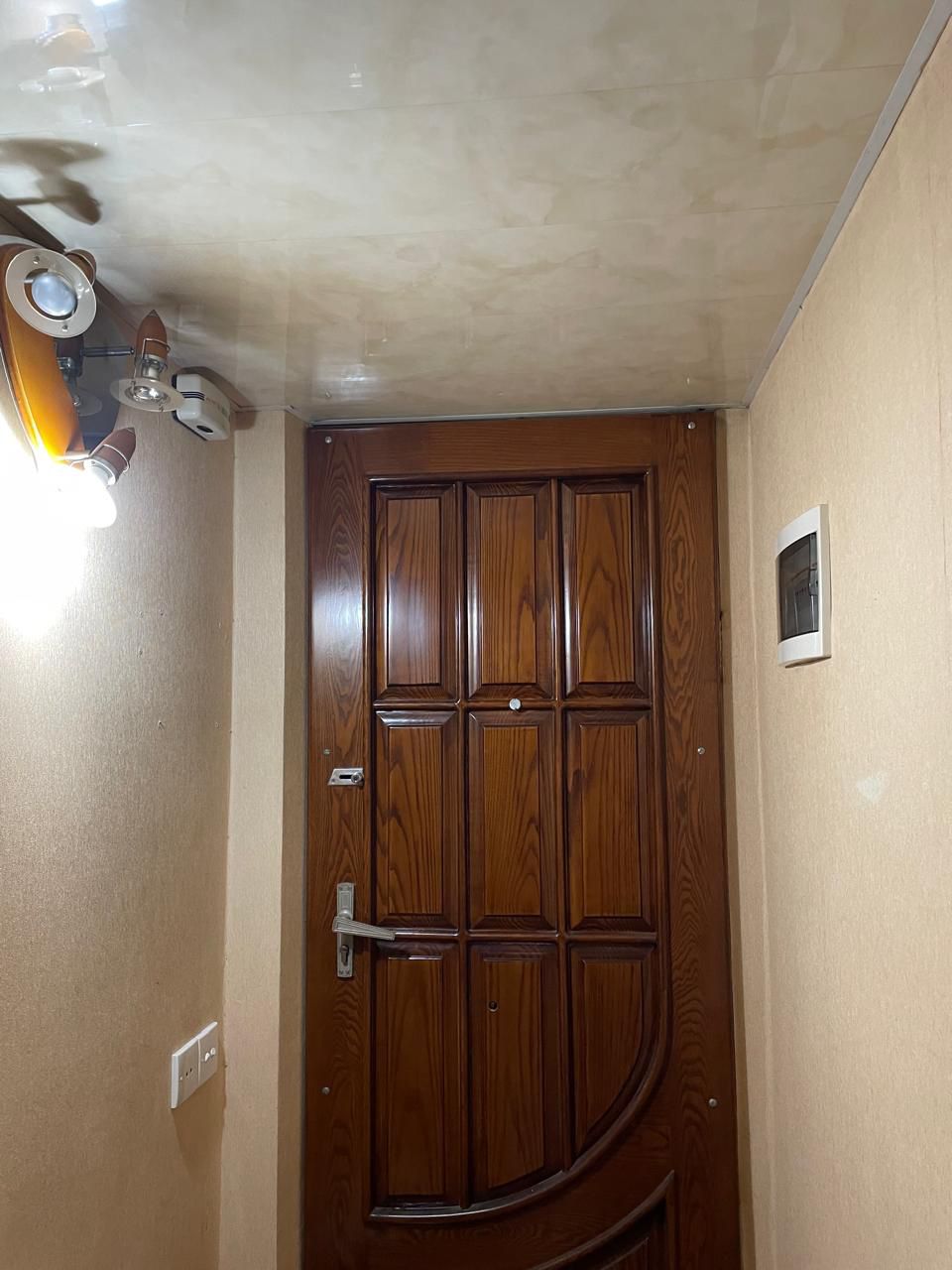 20 yanvar metrosu yaxınlığında 3 otaqlı bina evine 2 NEFER İŞLEYEN XANIM OTAQ YOLDAŞI AXTARILIR.