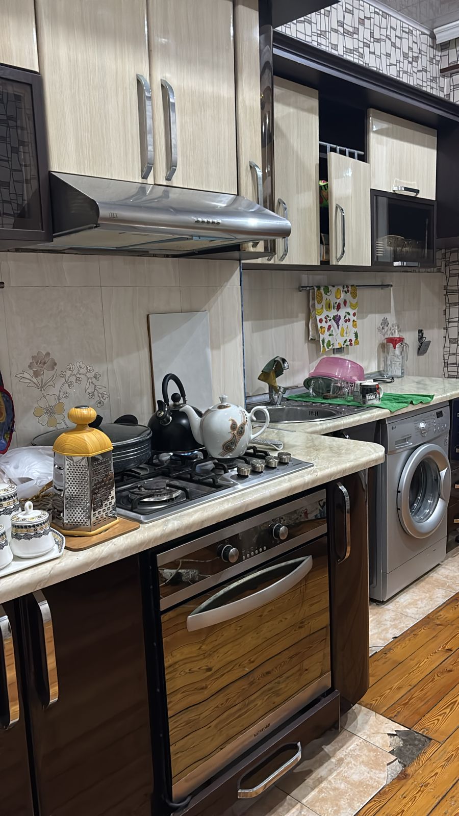 Təcili bugunə bir nəfər işləyən xanım otaq yoldaşı axtarılır