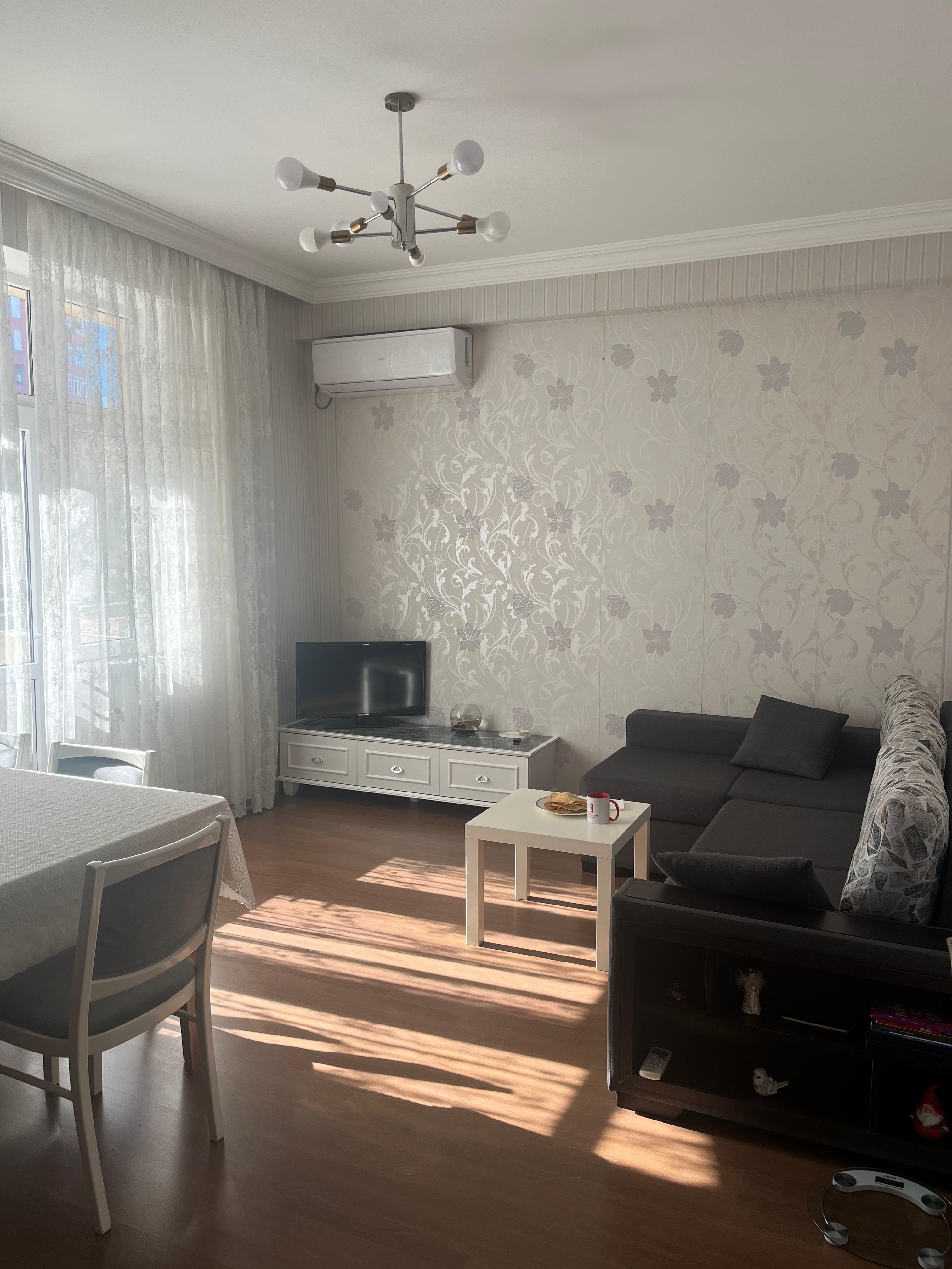 1 xanım otaq yoldaşı axtarılır