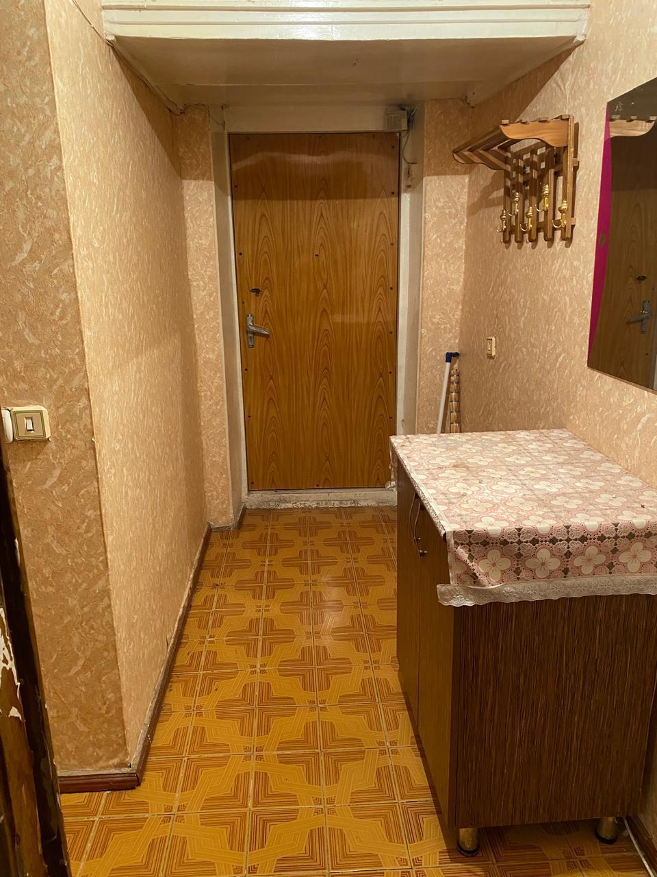 Təcili bugunə bir nəfər işləyən xanım otaq yoldaşı axtarılır