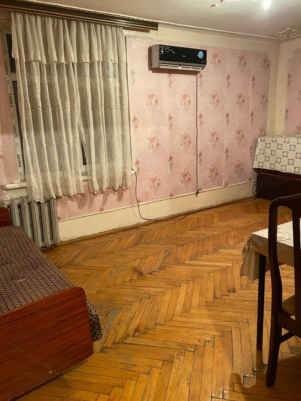 Təcili bugunə bir nəfər işləyən xanım otaq yoldaşı axtarılır