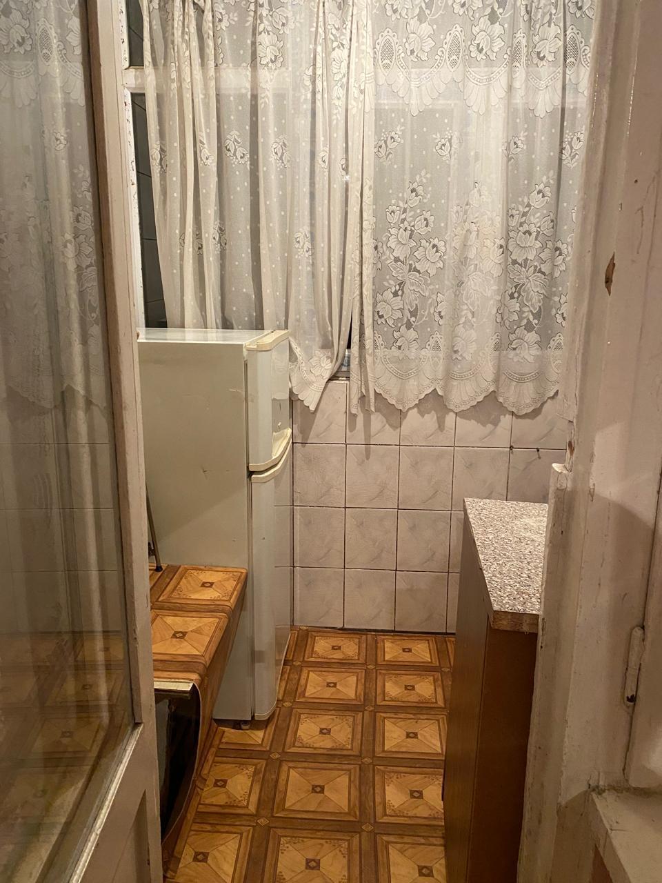 Təcili bugunə bir nəfər işləyən xanım otaq yoldaşı axtarılır